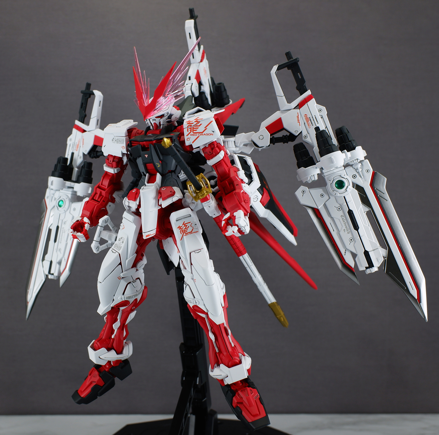 MG ガンダム アストレイ レッドドラゴン 完成品 - 模型