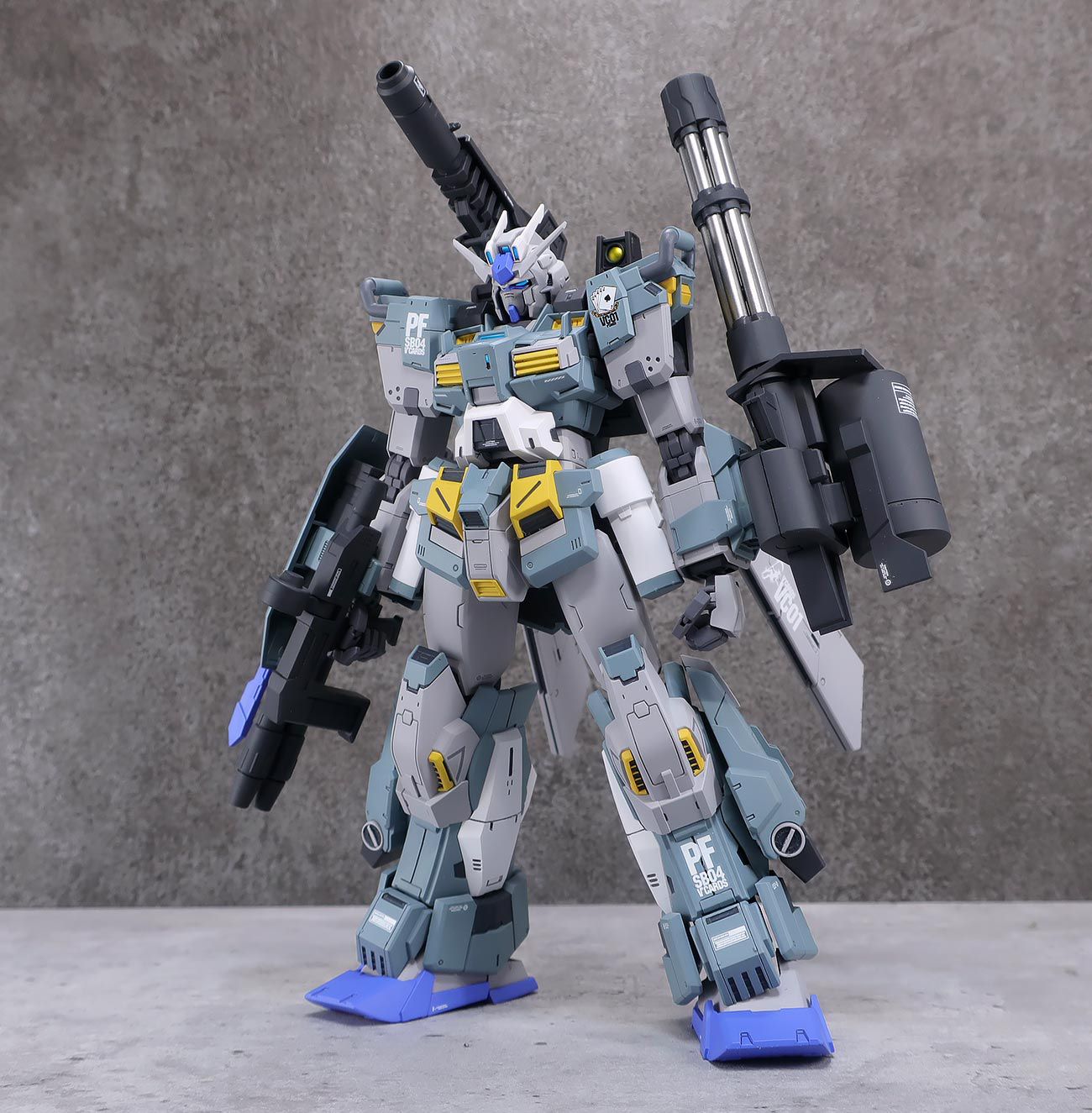 MG 1/100 ガンダムストームブリンガー Ｐ.Ｆ. 塗装済み完成品