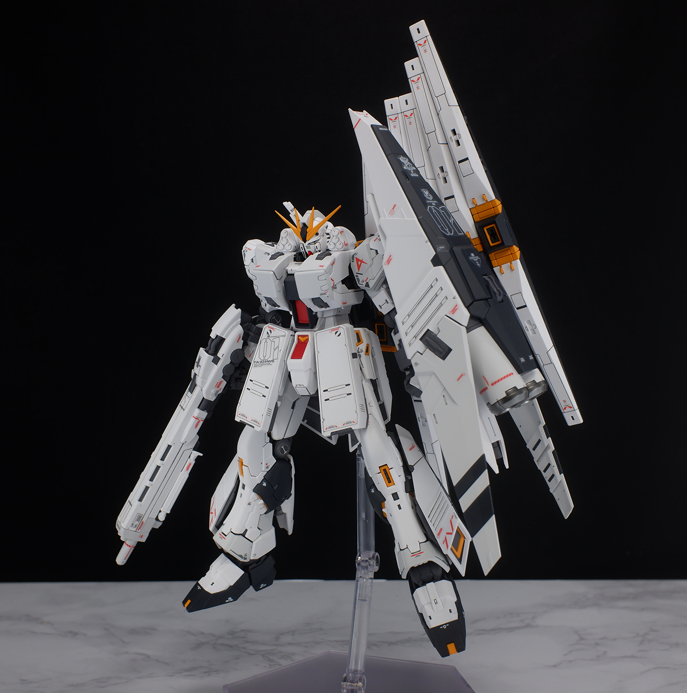 【純正新品】RG 1/144[ νガンダム HWS装備型 ]塗装済 完成品 完成品