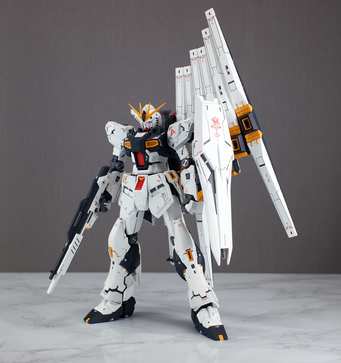 RG νガンダム 改修 全塗装 完成品 ガンプラ - プラモデル